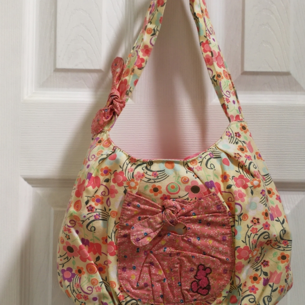 Disneyland  Bag  Pooh Bear Kids Floral🌸🌺🌷Cute for a Disney Princess!!
